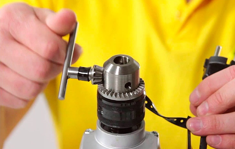 How to use a drill? Installing and removing the drill from the tool – Setafi
