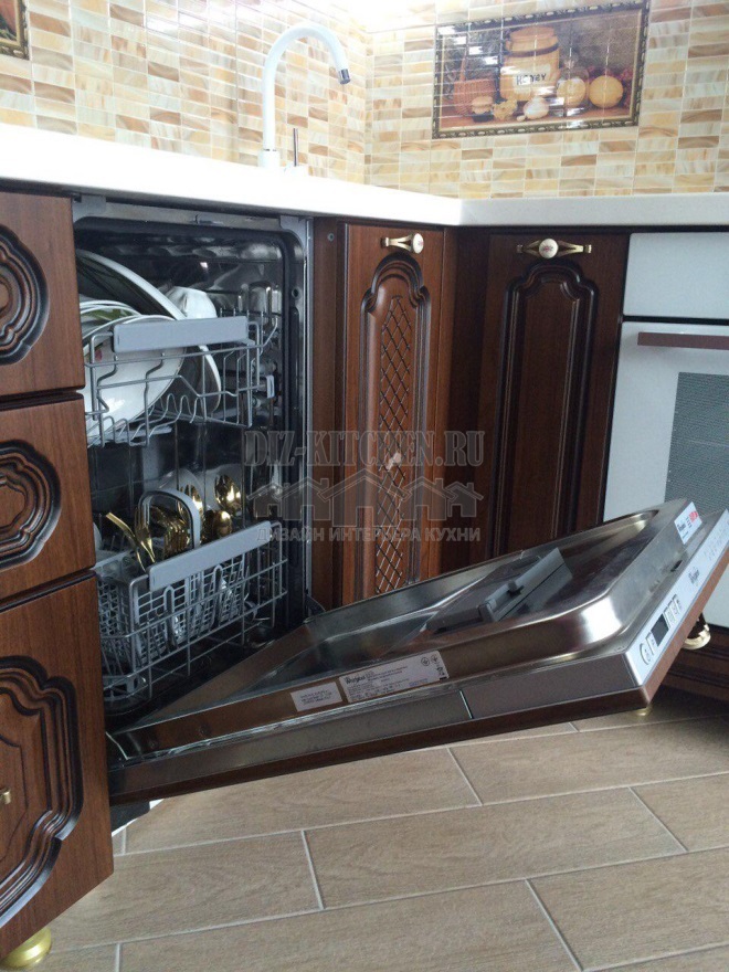 Brown classic kitchen with fully milled fronts