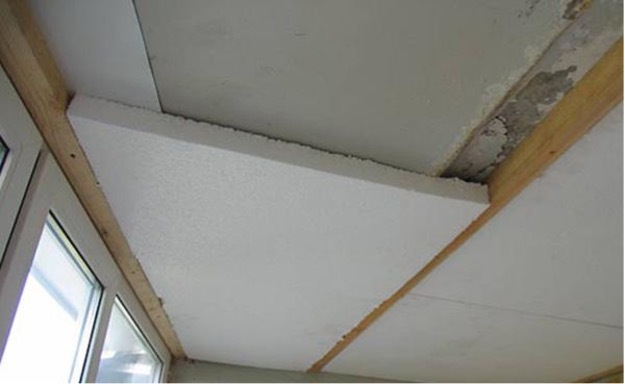 How to insulate the ceiling on the balcony