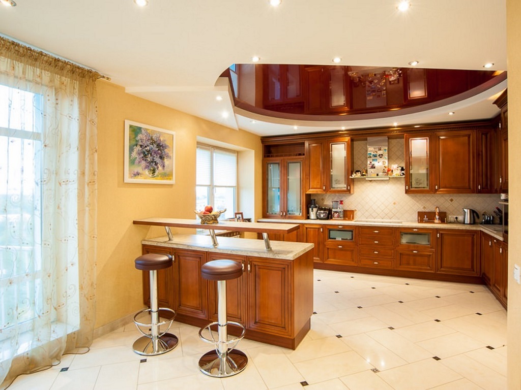 Pros and cons of a two-level ceiling in the kitchen