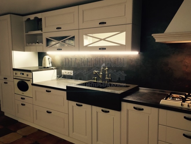 Classic Italian kitchen Agnese with lighting
