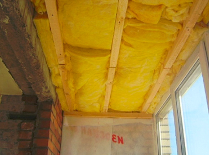Do-it-yourself ceiling insulation on the balcony