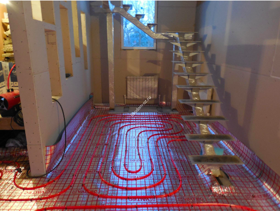 Podlaha ohrievaná vodou v dome z panelov SIP: ako si to vyrobiť sami, schéma – Setafi