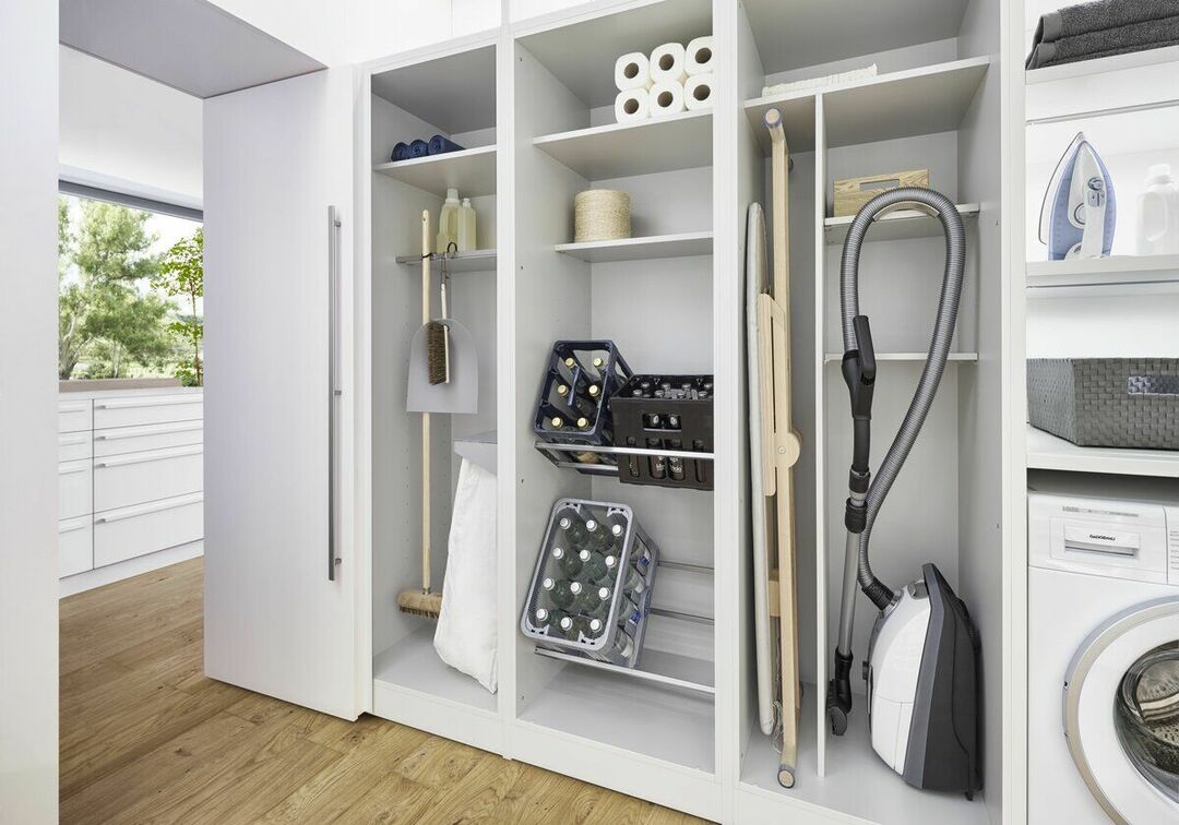 Storage of household appliances in the dressing room