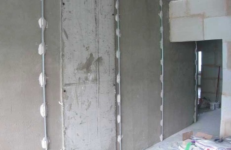 How to plaster an uneven wall