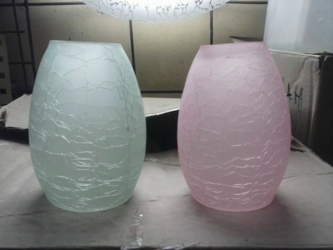 Glass shade for chandelier or wall lamp