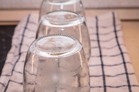 Jak sterilizovat sklenice v mikrovlnné troubě? Návod na zpracování – Setafi