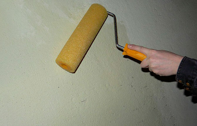 Preparing walls for wallpapering: do-it-yourself step-by-step instructions, the process of cleaning, applying soil, eliminating irregularities
