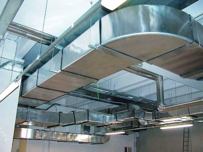 Prasības sabiedrisko ēku ventilācijai: noteikumi ventilācijas projektēšanai un izvietošanai
