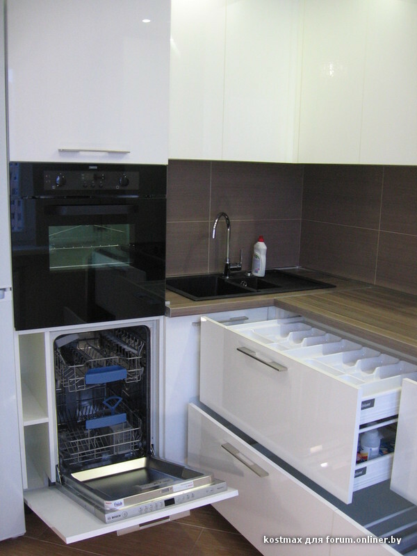 Design of a corner white kitchen 9 sq.m